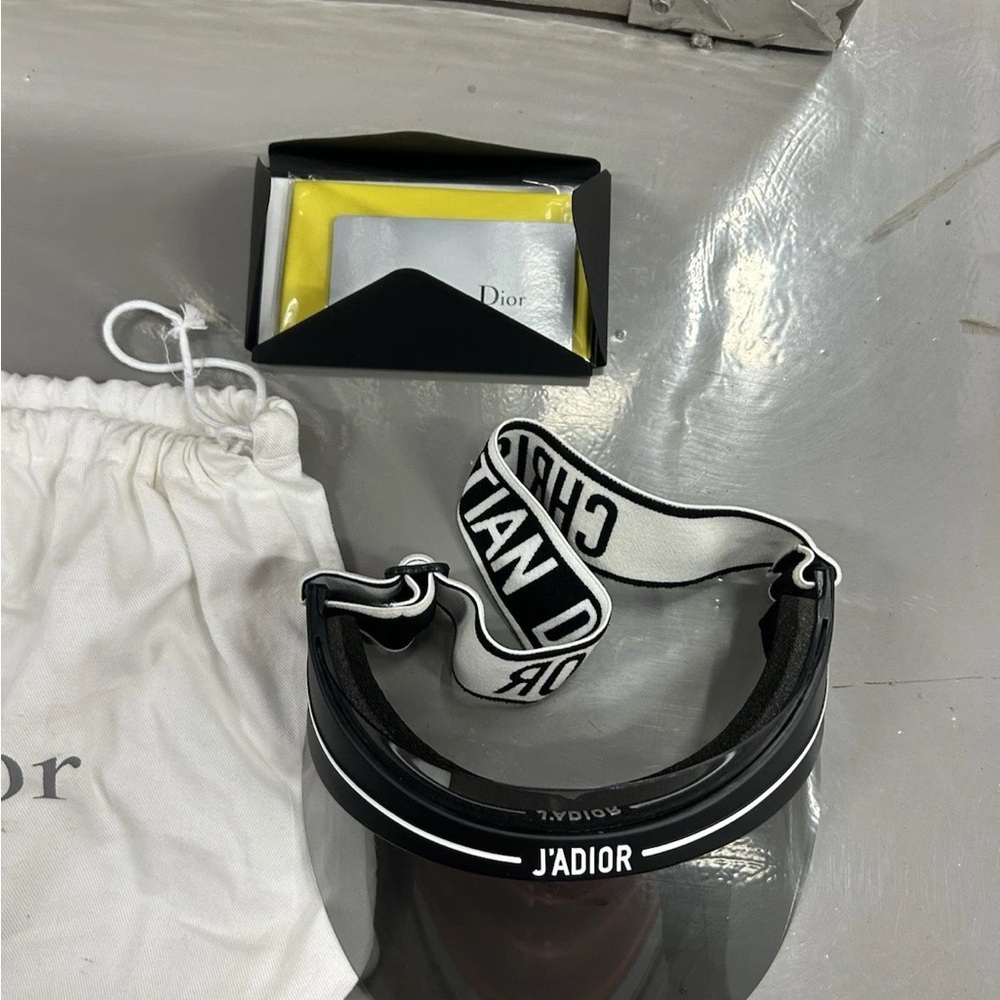 Dior J'Adior Black and White sunvisor
